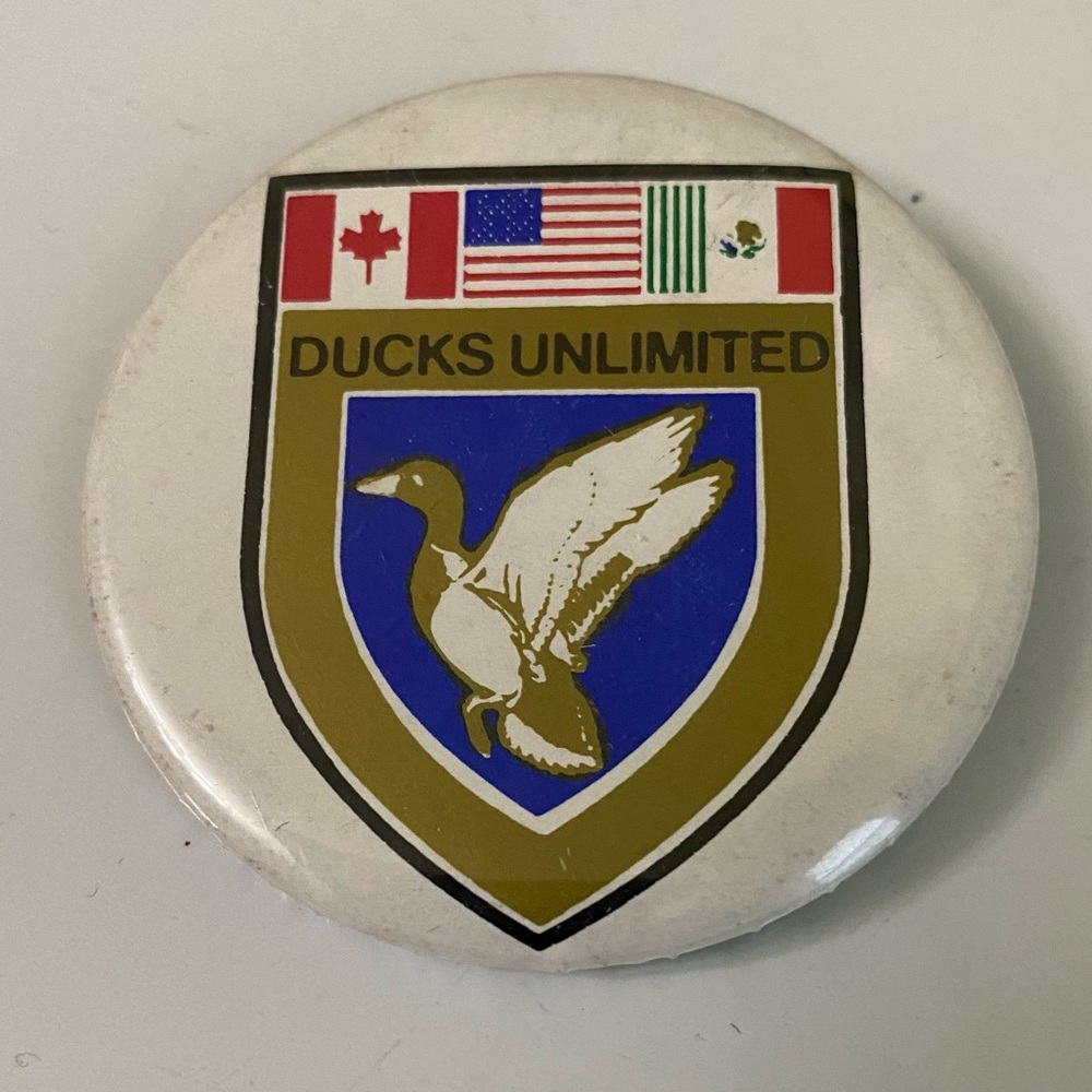 Vintage Ducks Unlimited Wetlands Waterfowl Bird Conservation Pin Pinback Button
